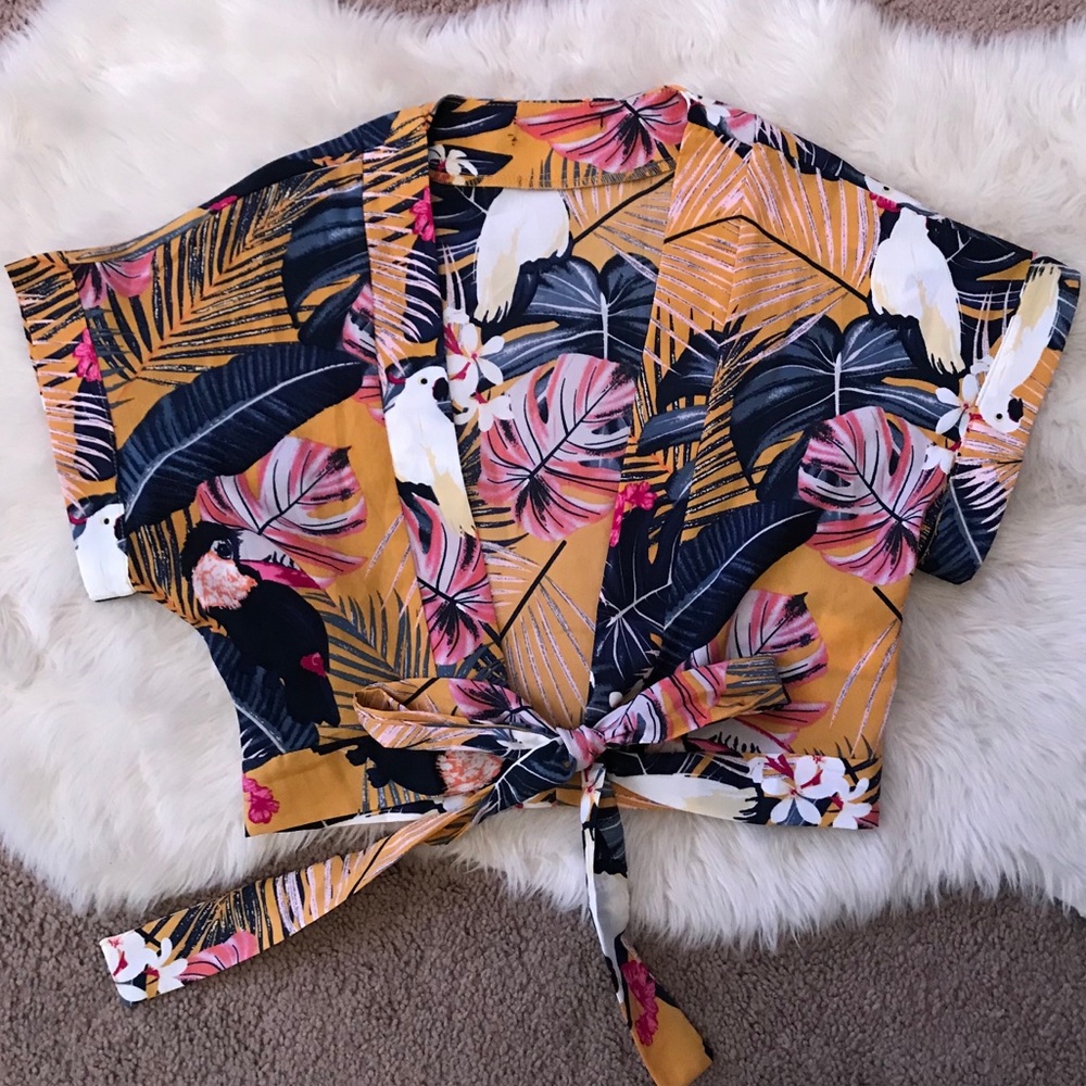 New Super sexy printed crop top tie front back option shirt tropical vaca vibes - Picture 5 of 7